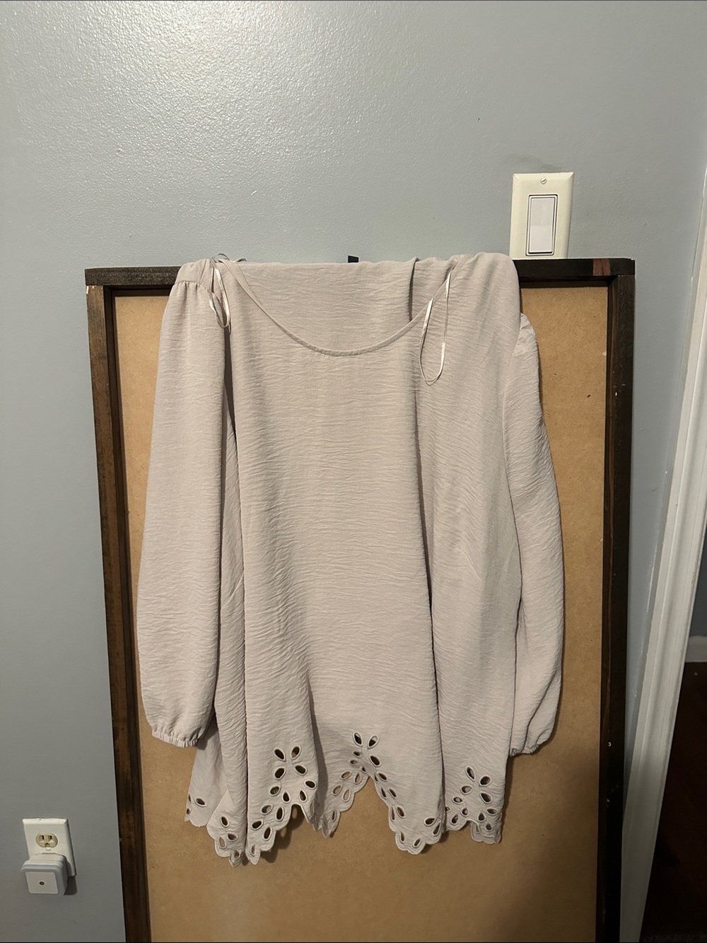 Adrianna Papell Taupe Cutout Hem Peasant Blouse